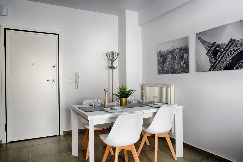 Heliconia Deluxe Apt Must Apartment Tesalonika Bagian luar foto