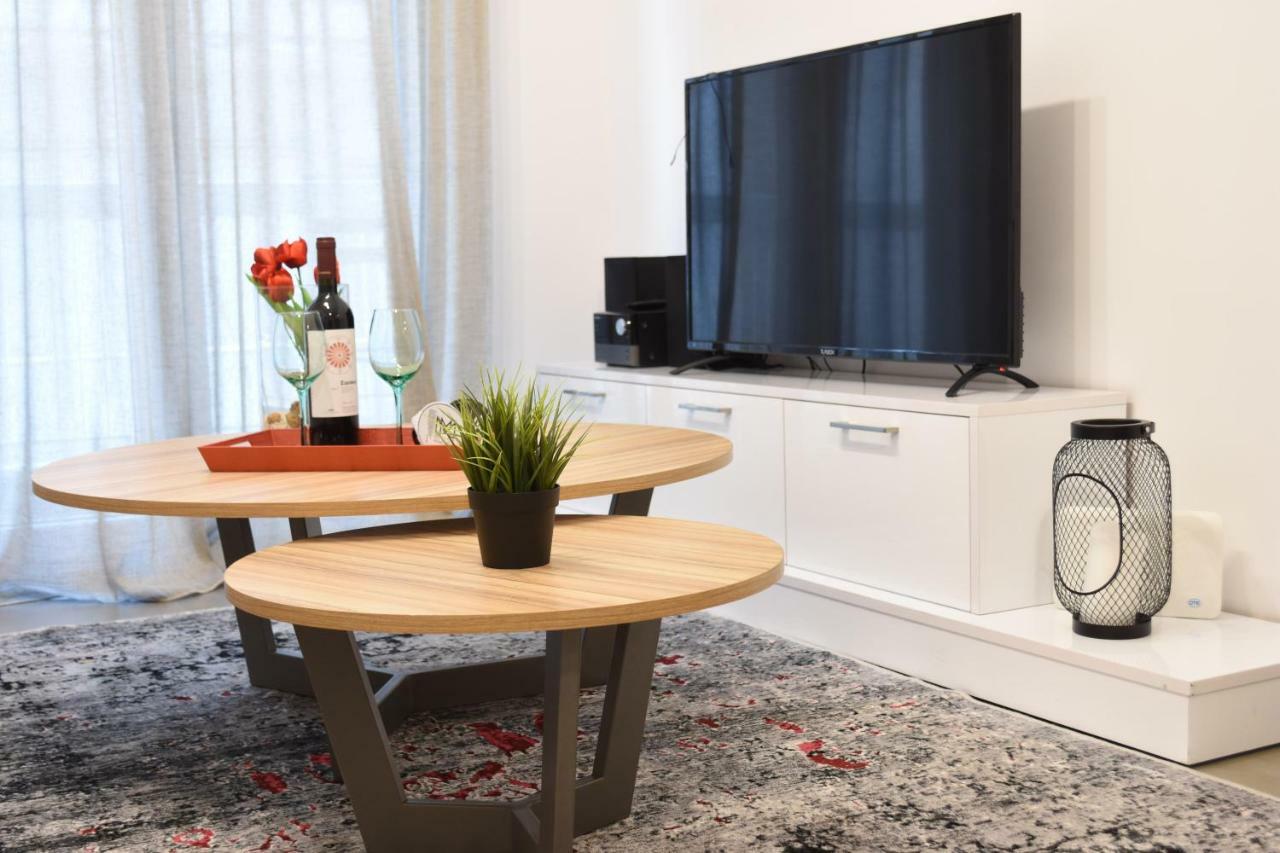 Heliconia Deluxe Apt Must Apartment Tesalonika Bagian luar foto